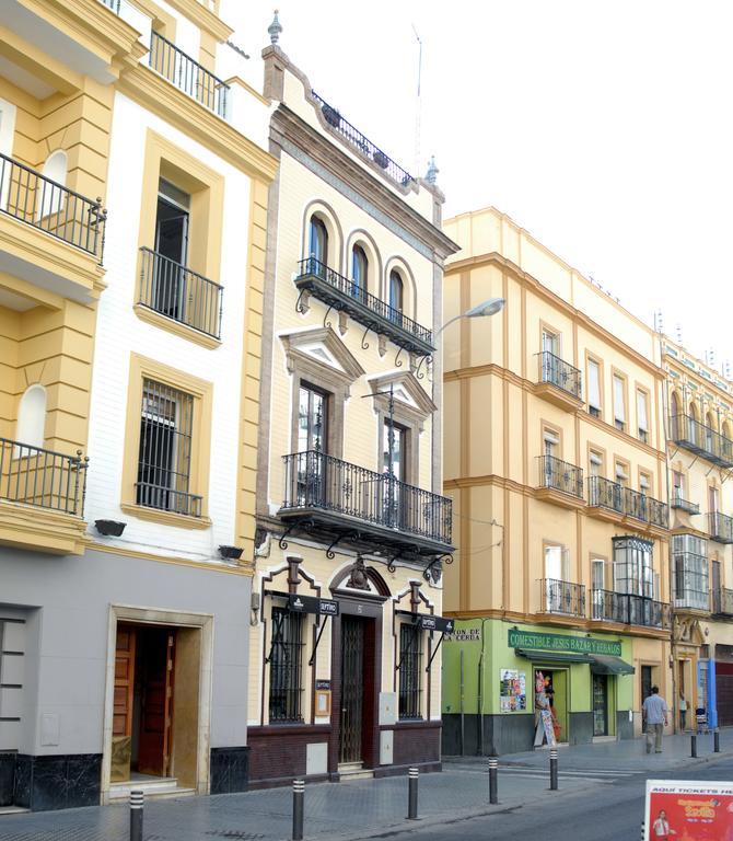 Lukanda Arenal Seville Exterior photo